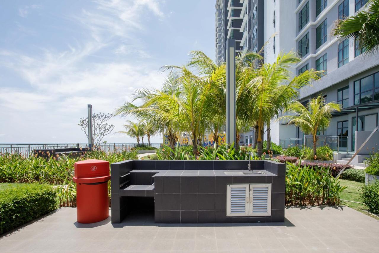 Aisi3 Studio Seaview At Tanjung Lumpur Kuantan Exterior photo